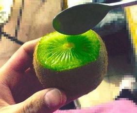 南宁抖音网红吃瓜事件真相,揭秘背后真相与争议