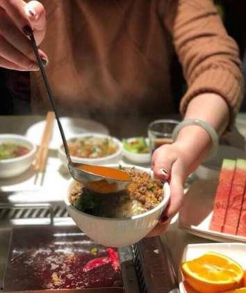 吃瓜网抖音海底捞,网红火锅背后的故事