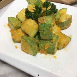 小瓜吃料最新入口官网,一站式娱乐资讯平台